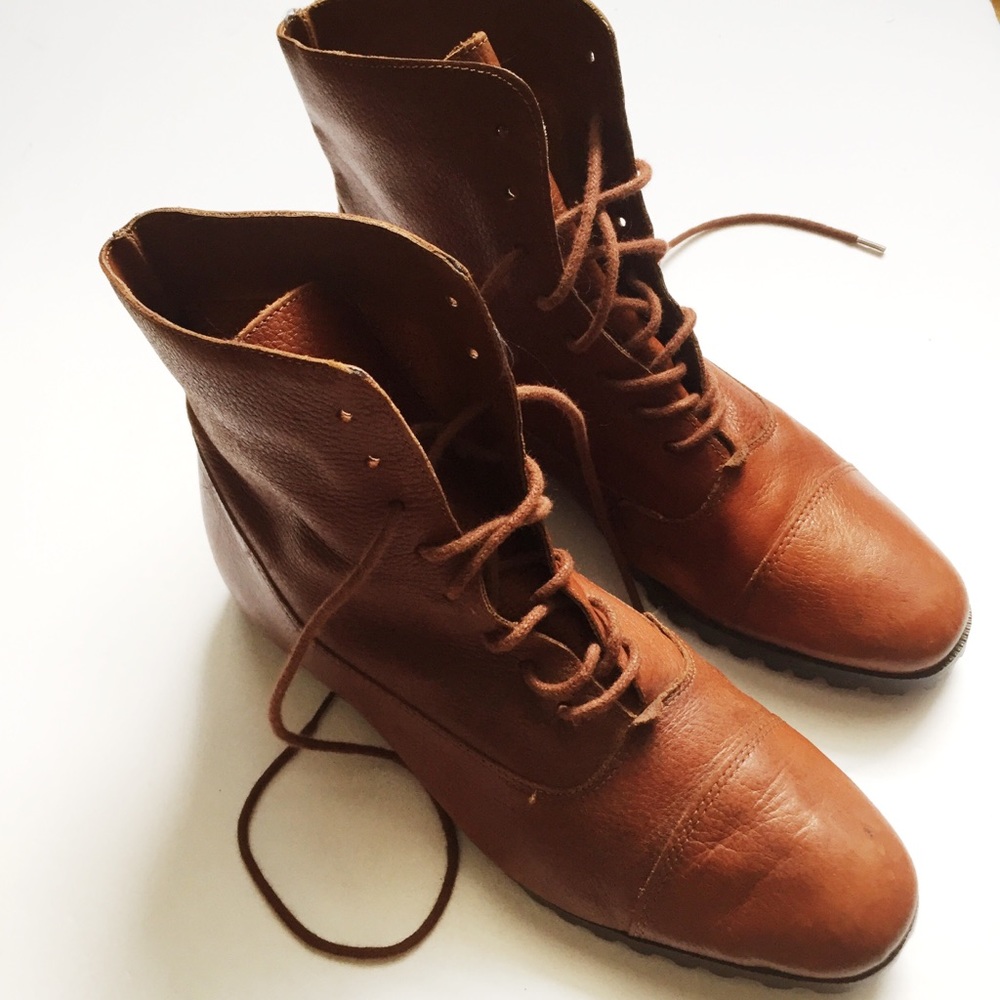 ❣️Sold❣️Combat moto ankle boots tan leather